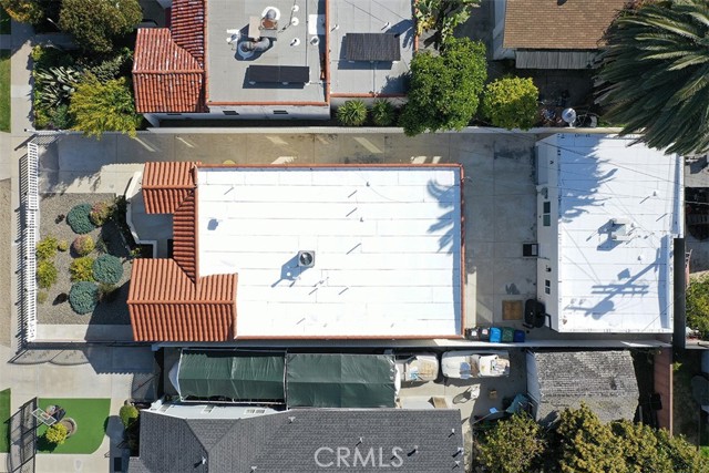 2131 2133 S Cloverdale Avenue, Los Angeles CA: https://media.crmls.org/medias/c9297d8a-60e9-4d58-b0bd-0235cce856f6.jpg