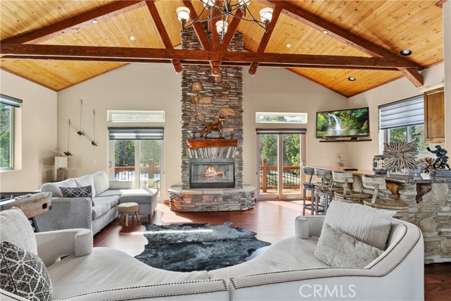 858 Fox Tower Way, Big Bear Lake CA: https://media.crmls.org/medias/c929d3d9-c863-48df-8832-a7cb9313dc59.jpg