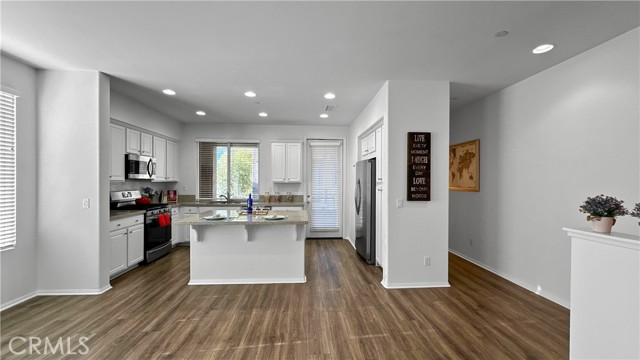 422 W Route 66, Glendora CA: https://media.crmls.org/medias/c929eeba-494e-4d3c-bbbc-6151d26e1f68.jpg
