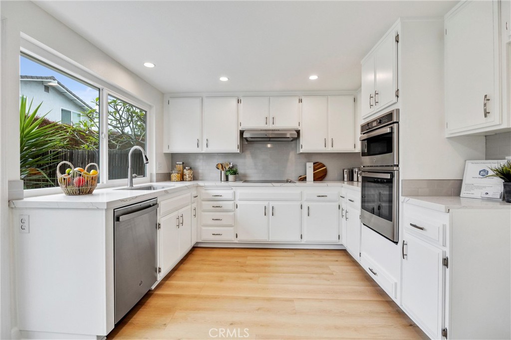 MLS #OC25132194 image #9