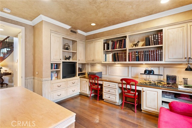 18912 Rockinghorse Lane, Huntington Beach CA: https://media.crmls.org/medias/c92a080d-487f-452a-8558-8c460a378aaa.jpg