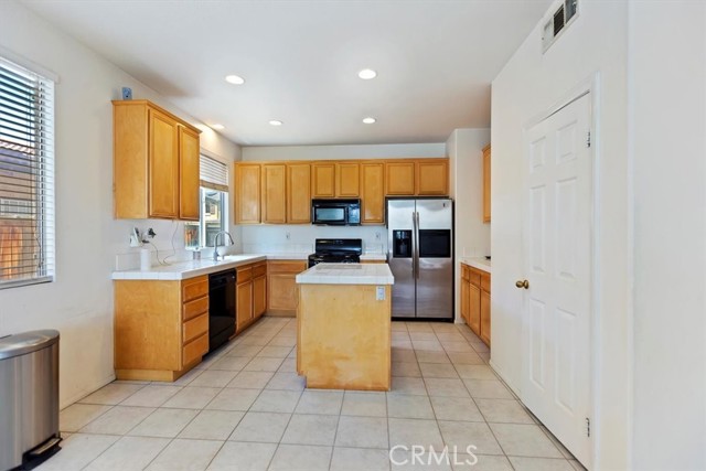 Detail Gallery Image 14 of 50 For 16147 Palomino Ln, Moreno Valley,  CA 92551 - 4 Beds | 2/1 Baths