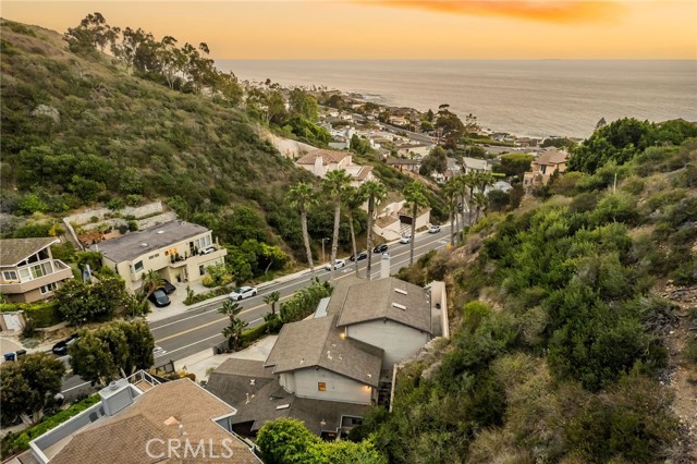 426 Nyes Place, Laguna Beach CA: https://media.crmls.org/medias/c92aacc5-8a48-41b7-8e06-b9cf3fa7f832.jpg
