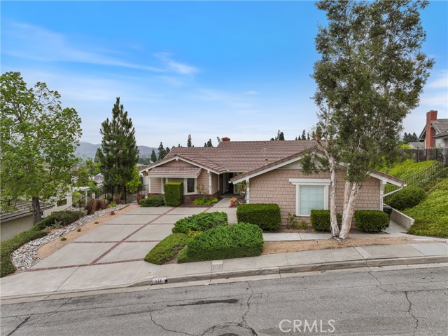 614 S Pathfinder Trail, Anaheim Hills CA: https://media.crmls.org/medias/c92b95d7-9b0a-4476-a43b-25946636e8b5.jpg