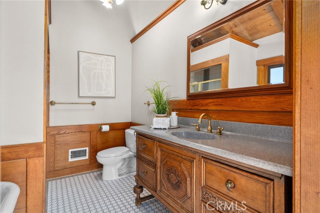 Detail Gallery Image 25 of 35 For 13518 Earlham Dr, Whittier,  CA 90602 - 3 Beds | 2 Baths