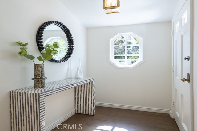 Detail Gallery Image 9 of 38 For 15253 Sutton St, Sherman Oaks,  CA 91403 - 3 Beds | 2/1 Baths