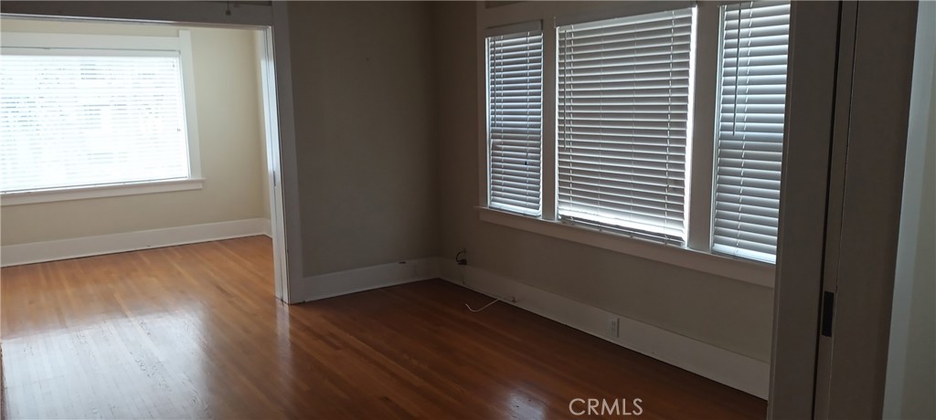 https://media.crmls.org/medias/c92cce70-b183-4e0a-9587-815a9535c87b.jpg?preset=X-Large