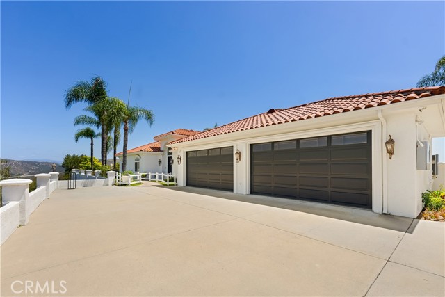 Detail Gallery Image 2 of 52 For 3610 Monserate Hill Ct, Fallbrook,  CA 92028 - 4 Beds | 3/1 Baths