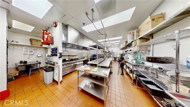 641 W Palmdale Boulevard, Palmdale CA: https://media.crmls.org/medias/c92ce559-3778-4ca4-88b3-c77e0fec8f89.jpg