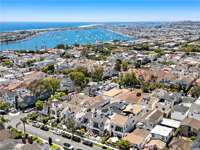Detail Gallery Image 7 of 49 For 509 Carnation, Corona Del Mar,  CA 92625 - 3 Beds | 3/1 Baths