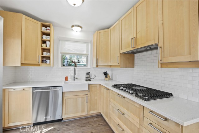 11051 Tarawa Drive, Los Alamitos CA: https://media.crmls.org/medias/c92e7386-d905-4a25-859d-90b5a4303667.jpg