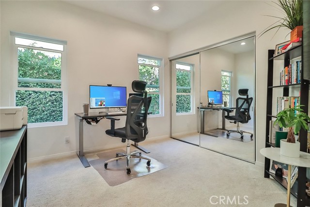 2505 Peachwood Place, Westlake Village CA: https://media.crmls.org/medias/c92eb8fb-7fa3-443a-abad-7d2425302a8e.jpg