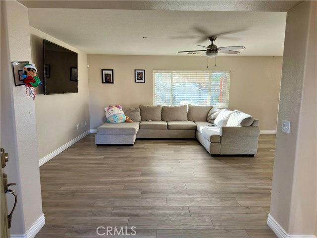 1752 El Nido, Perris CA: https://media.crmls.org/medias/c92f7ed8-8820-41f8-b383-47c7adc20693.jpg
