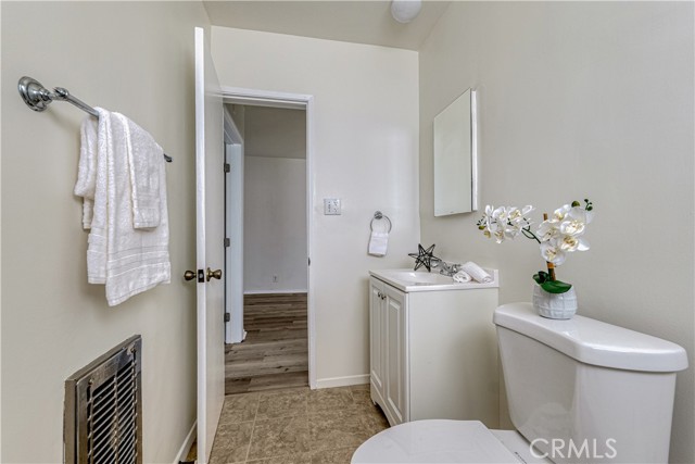 Detail Gallery Image 18 of 21 For 118 S Manhattan Pl #6,  Los Angeles,  CA 90004 - 1 Beds | 1 Baths