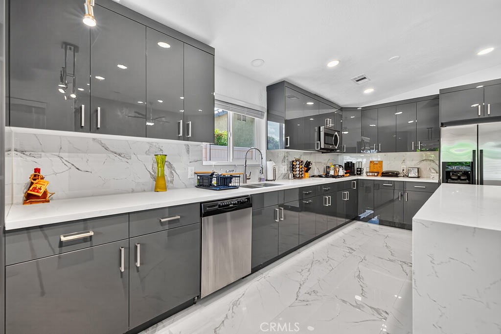 MLS #SR25227154 image #11