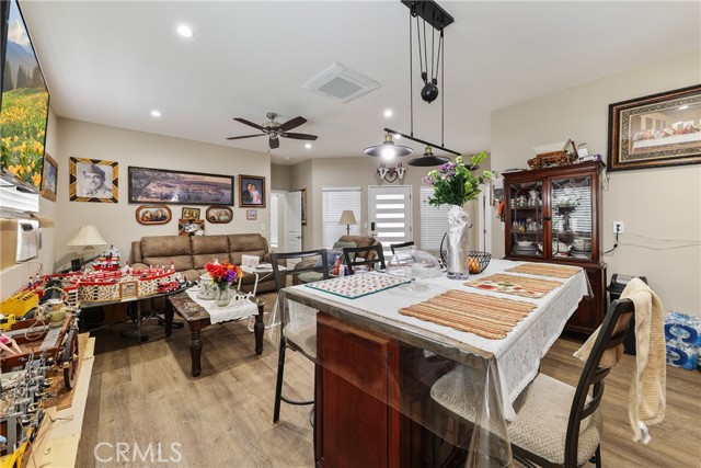 8963 Bold Ruler Lane, Jurupa Valley CA: https://media.crmls.org/medias/c930d2c7-9c8e-4bbd-af39-be9957451dc4.jpg