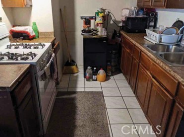 Detail Gallery Image 9 of 17 For 2211 S Fairview St, Santa Ana,  CA 92704 - – Beds | – Baths