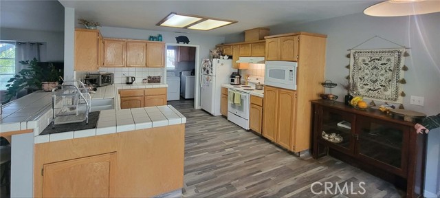 Detail Gallery Image 9 of 36 For 4121 Indian Rock, Mariposa,  CA 95338 - 4 Beds | 3 Baths