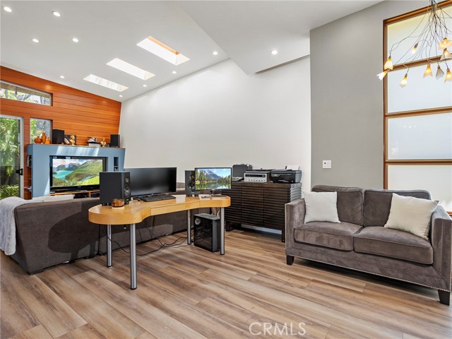 5762 Andasol Avenue, Encino CA: https://media.crmls.org/medias/c931e442-b15a-4a86-bd4d-90bc6b81ba8c.jpg