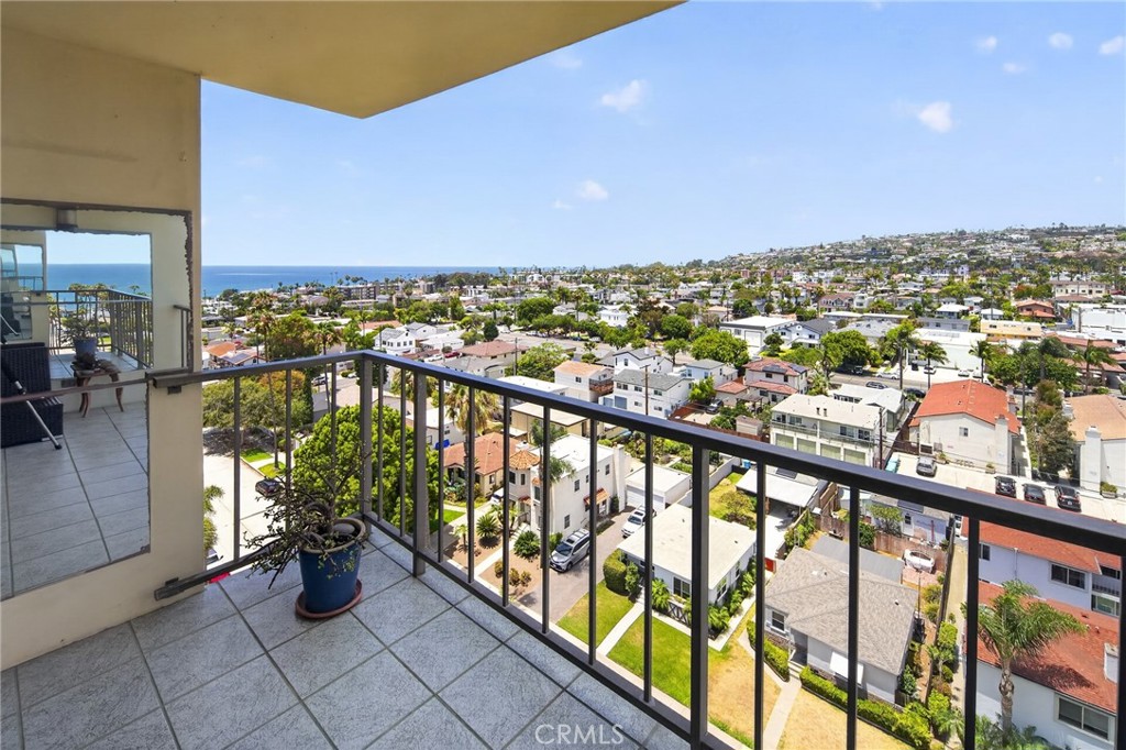 4944 Cass Street - photo 8