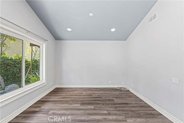 4359 Park Corona, Calabasas CA: https://media.crmls.org/medias/c932607c-9dfc-43cd-bdbc-462fd105b992.jpg