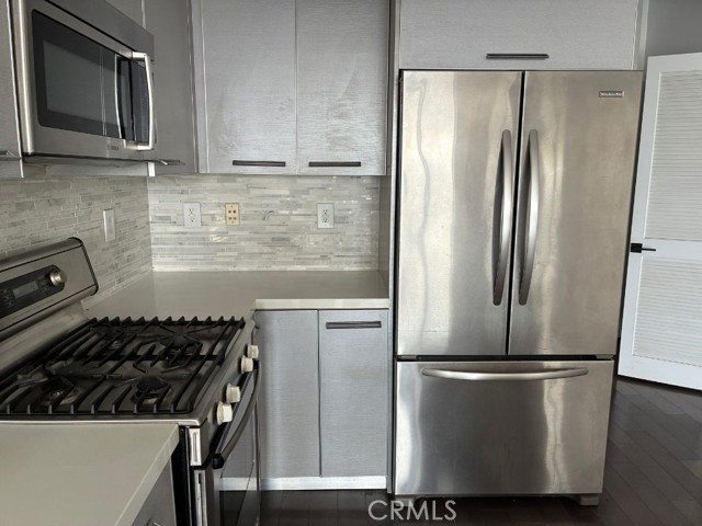 1817 Prosser Avenue, Los Angeles CA: https://media.crmls.org/medias/c9328213-d2c1-4ee5-990b-63a486d044fb.jpg