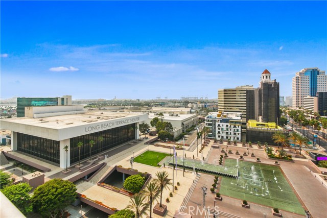 388 E Ocean Boulevard 1214 Long Beach, California LUXURY + TOWERING PANORAMIC VIEWS + CORNER LOCATION +WRAP BALCONY + LARGE FLOOR TO CEILING WINDOWS + HARDWOOD FLOORS + 2 FULL SIZED BEDROOMS + 2 FULL SIZED BATHROOMS + 1 PARKING SPACE + GUEST PARKING!
Open layout, bright home with vaulted ceilings, walk-in closet, washer and dryer and granite counter-tops. Building offers a 24 hour concierge, pool, Jacuzzi, sauna, gym, club room w/ lounge area & full kitchen. Bike rooms and onsite HOA. 0-5 blocks away from everything!-Promenade, beach, boardwalk, restaurants, museums, grocery stores, shopping, freeways & entertainment, farmers markets, annual Annual Grand Prix, Laugh Factory, The Pike, Nike, H & M outlets, marina, Queen Mary, jet skis, boat rentals, paddle boarding, Pine Ave, Belmont Shores, 2nd/PCH High end shopping, dining and more!