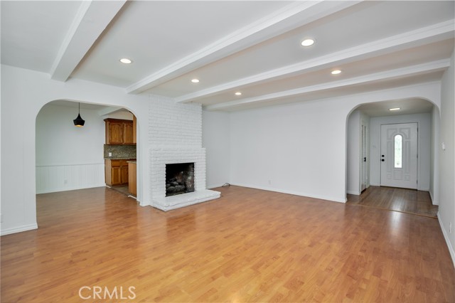 Detail Gallery Image 3 of 27 For 5219 San Feliciano Dr, Woodland Hills,  CA 91364 - 6 Beds | 4 Baths