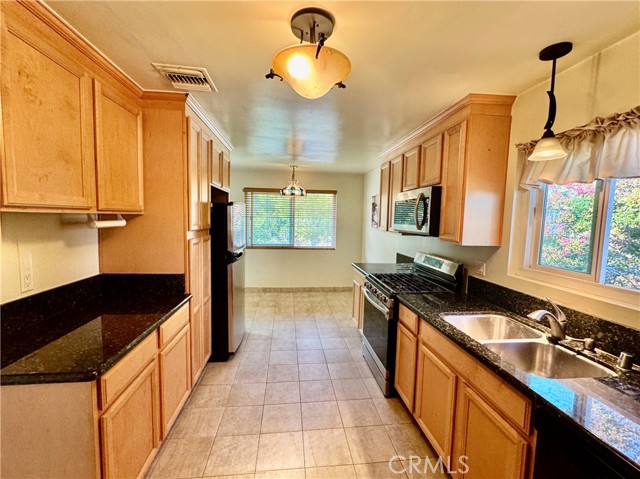 Detail Gallery Image 7 of 29 For 198 E Laurel Ave #D,  Sierra Madre,  CA 91024 - 2 Beds | 1 Baths