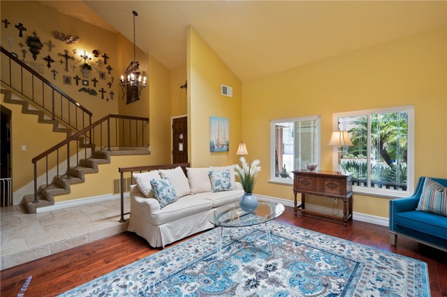 21291 Calle Recreo, Lake Forest CA: https://media.crmls.org/medias/c9332b18-ebcc-4532-b9c1-b6880520b767.jpg