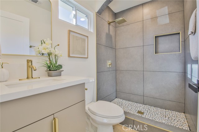 Detail Gallery Image 21 of 40 For 12035 Ramona, Hawthorne,  CA 90250 - 3 Beds | 3 Baths