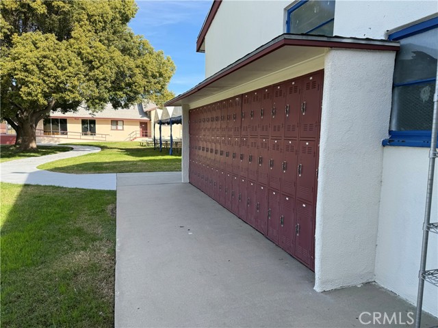 Image 44 of 48 For 405 S Azusa Ave