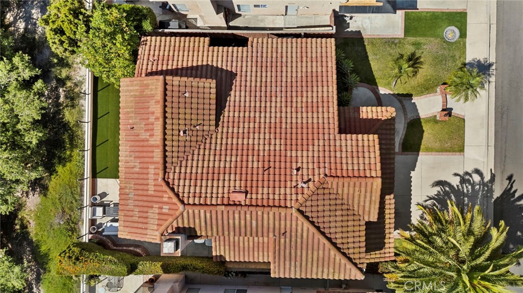 https://media.crmls.org/medias/c93615cc-7171-4d92-b046-2c60d18d1628.jpg?preset=X-Large