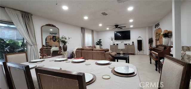 Detail Gallery Image 6 of 19 For 10853 Anemone, Moreno Valley,  CA 92557 - 5 Beds | 2/1 Baths