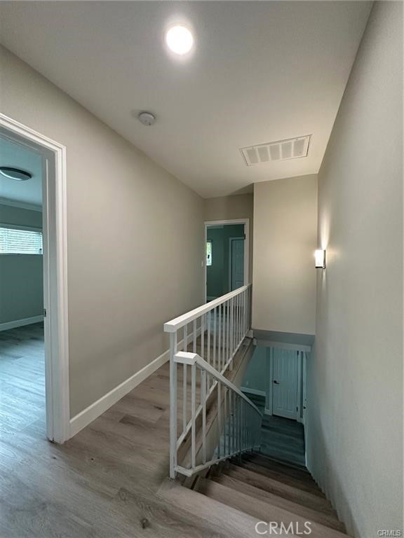 Detail Gallery Image 10 of 20 For 260 Linda Rosa Ave #1,  Pasadena,  CA 91107 - 3 Beds | 3 Baths