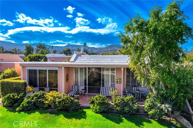 Detail Gallery Image 3 of 38 For 46940 Somia Ct, Palm Desert,  CA 92260 - 3 Beds | 3 Baths