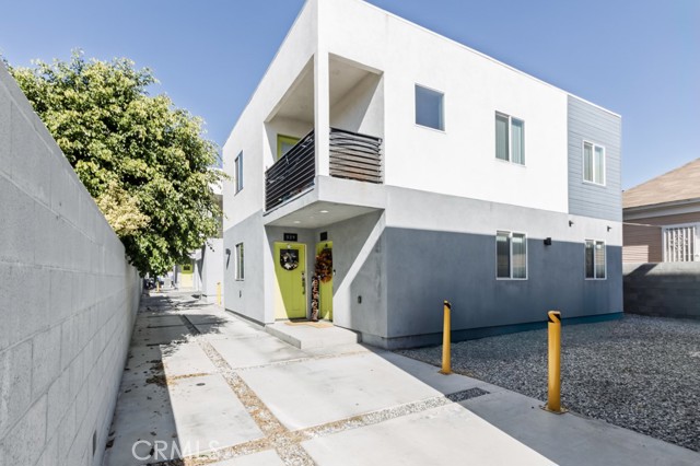 529 W 80th Street, Los Angeles CA: https://media.crmls.org/medias/c9371d8c-e8ea-43a9-9c98-0cf6e1c7ad53.jpg