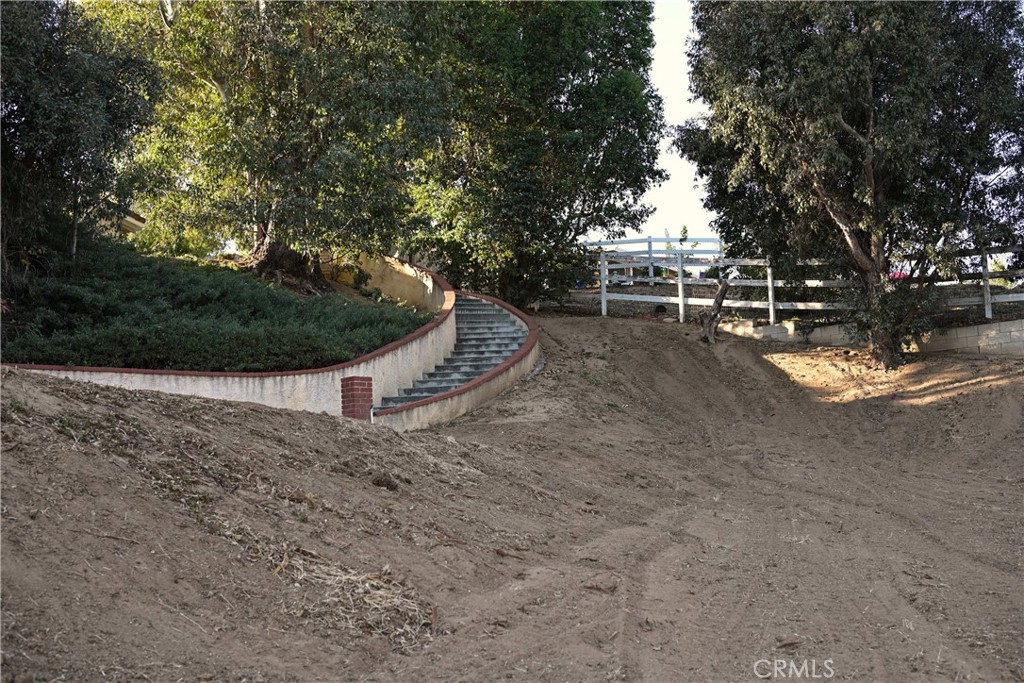 MLS #OC25098345 img 6