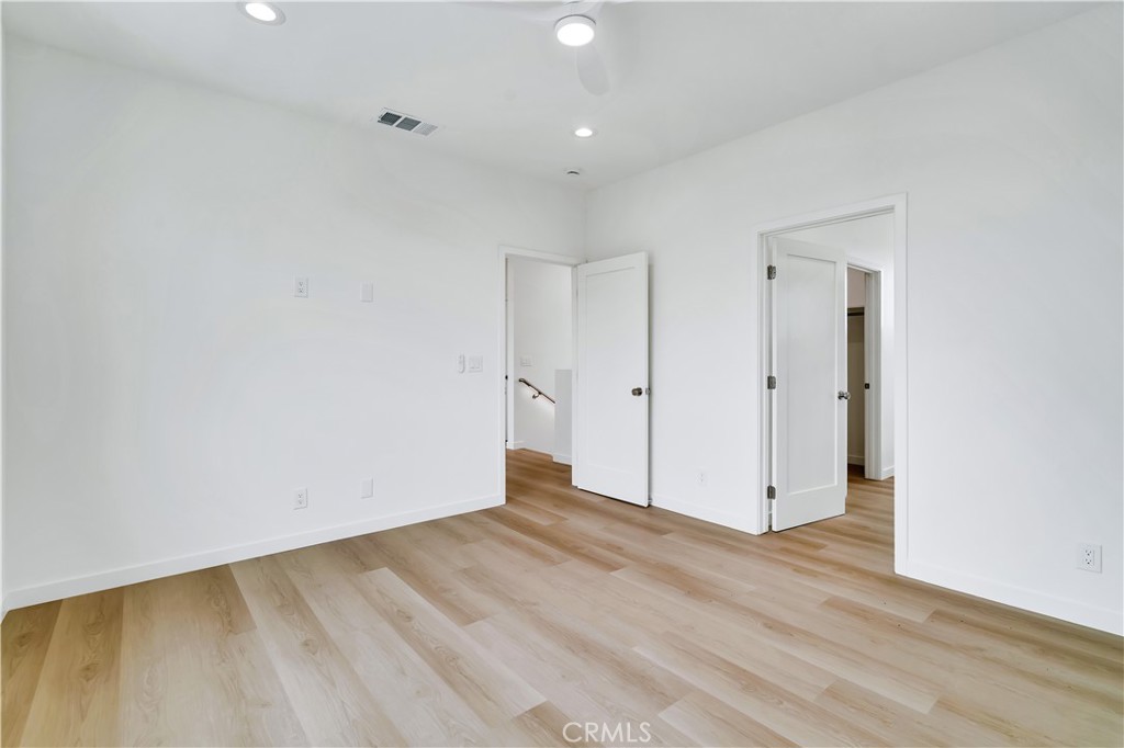 https://media.crmls.org/medias/c937c3de-cc85-4b53-8b60-fd73fdbd017e.jpg?preset=X-Large