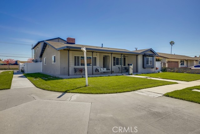 824 S Dune Street, Anaheim CA: https://media.crmls.org/medias/c938c077-6ee5-49f8-b534-fa934c8dab57.jpg