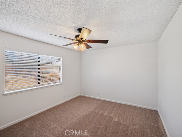 Detail Gallery Image 14 of 40 For 14005 Apple Valley Rd, Apple Valley,  CA 92307 - 3 Beds | 2 Baths