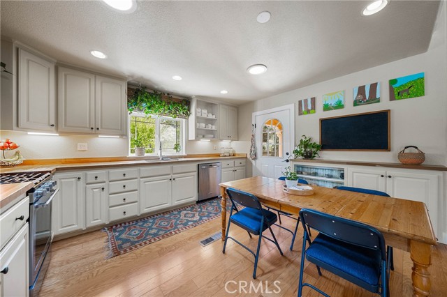 Detail Gallery Image 15 of 51 For 21425 Valley Oak Dr, Middletown,  CA 95461 - 3 Beds | 2/1 Baths