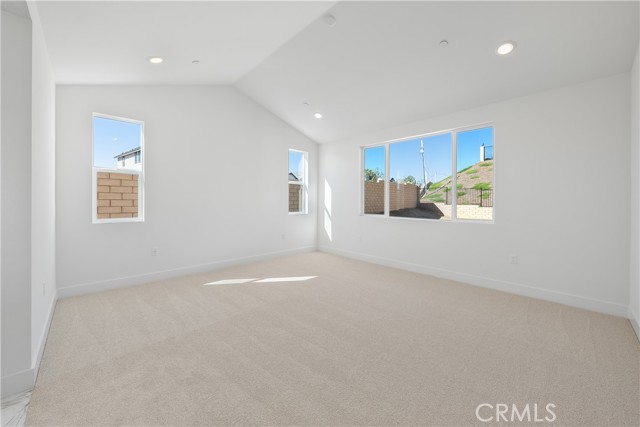 30105 Hillside Place, Castaic CA: https://media.crmls.org/medias/c93acaf5-fb3a-4e48-8160-c5889d1dfc70.jpg
