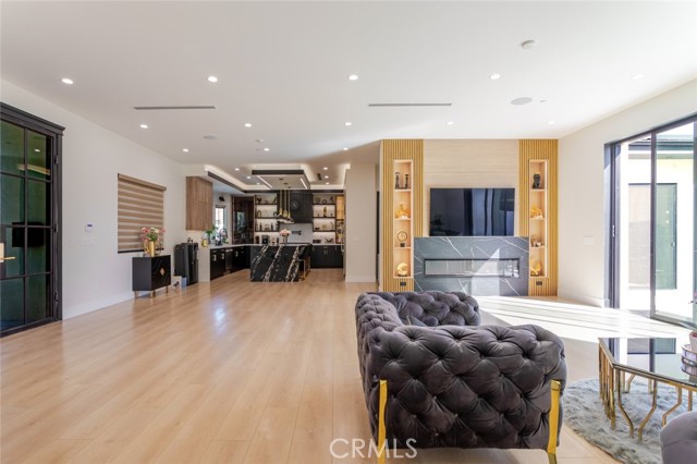 Detail Gallery Image 25 of 70 For 7714 Lasaine Ave, Northridge,  CA 91325 - 3 Beds | 4 Baths