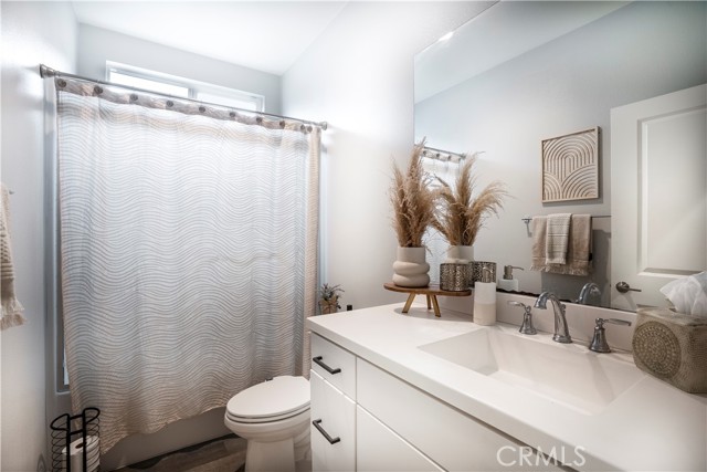 Detail Gallery Image 22 of 32 For 28604 Foothill, Saugus,  CA 91350 - 4 Beds | 3 Baths