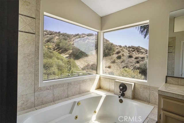 Detail Gallery Image 21 of 34 For 29304 Begonias Ln, Canyon Country,  CA 91387 - 4 Beds | 3 Baths
