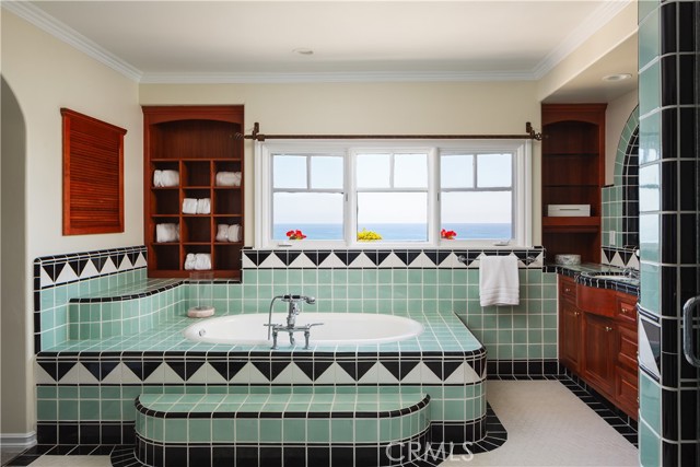 24352 Santa Clara Ave, Dana Point CA: https://media.crmls.org/medias/c93d808a-d1b4-406b-af97-2a92ec1607d3.jpg