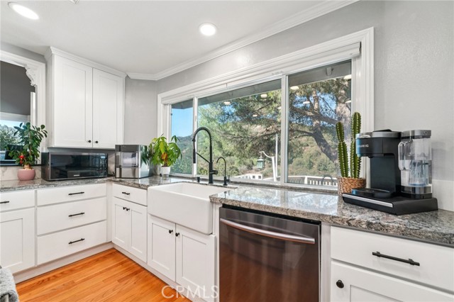 Detail Gallery Image 12 of 52 For 16908 Hillside Dr, Chino Hills,  CA 91709 - 4 Beds | 3/1 Baths