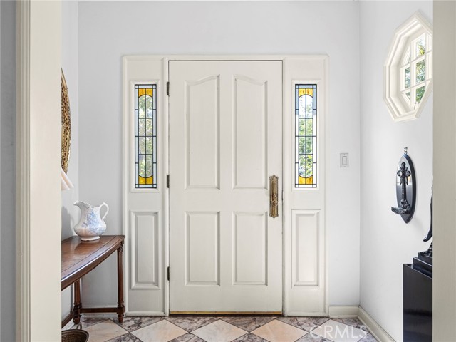 1624 Arboles Drive, Glendale CA: https://media.crmls.org/medias/c93e6ae9-b849-4392-a31f-58f933f31e51.jpg
