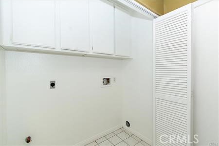 https://media.crmls.org/medias/c93e7179-91db-4291-a5db-a723bf0b2258.jpg?preset=X-Large